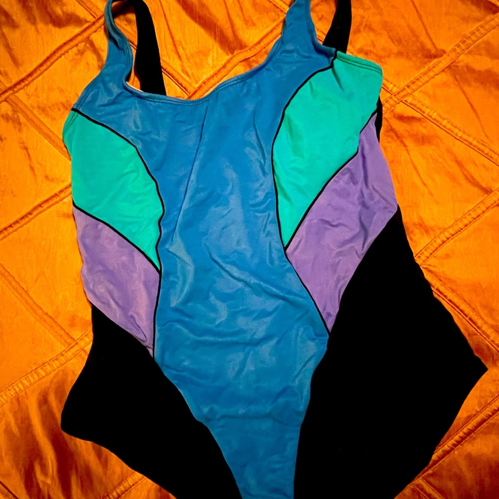 Lady’s swim suite (make offer)